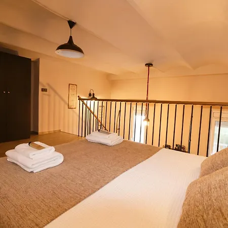 Cozy Equipped Duplex In Poblenou Ideal For 4 Guests And Close To Public Transport